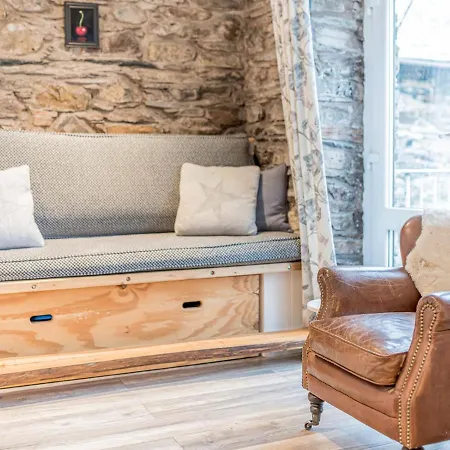 Pass The Keys Compact 2 Bed, 2 Bath With Amazing Views & Parking Hébergement de vacances *